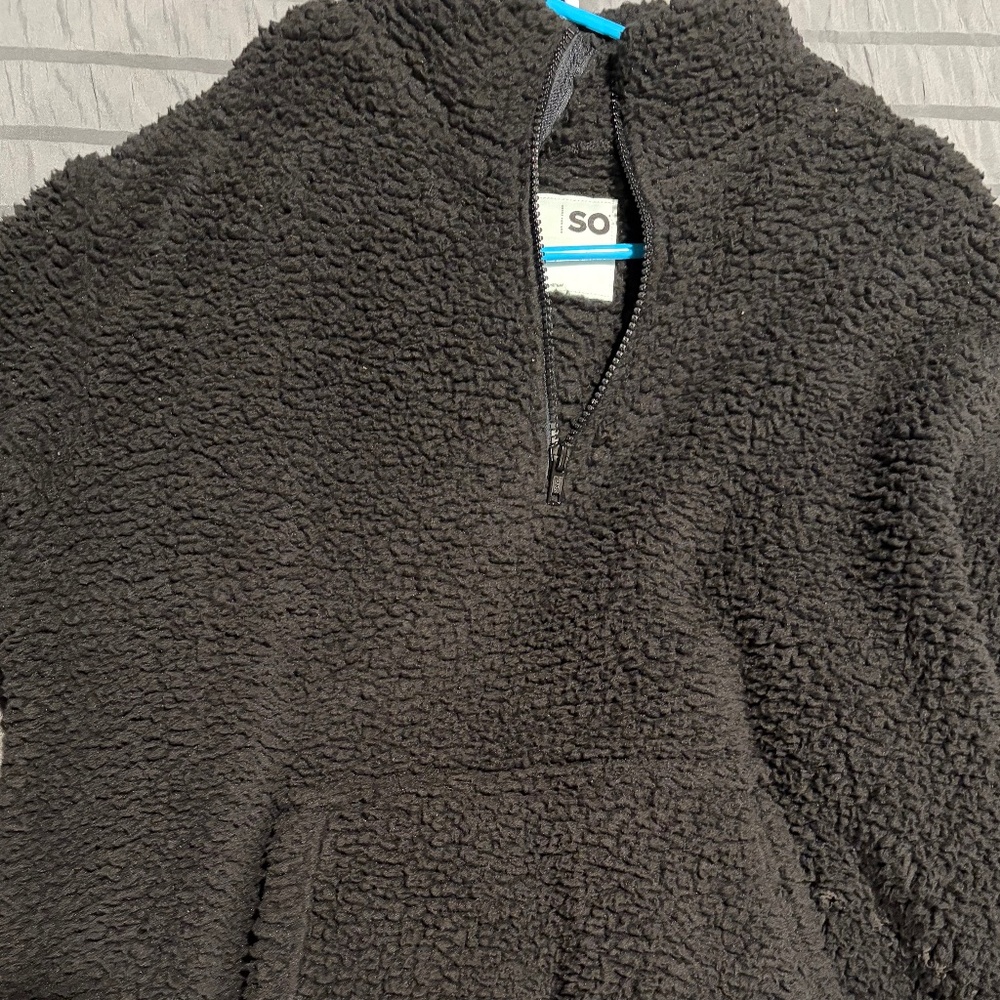 Woman’s pullover